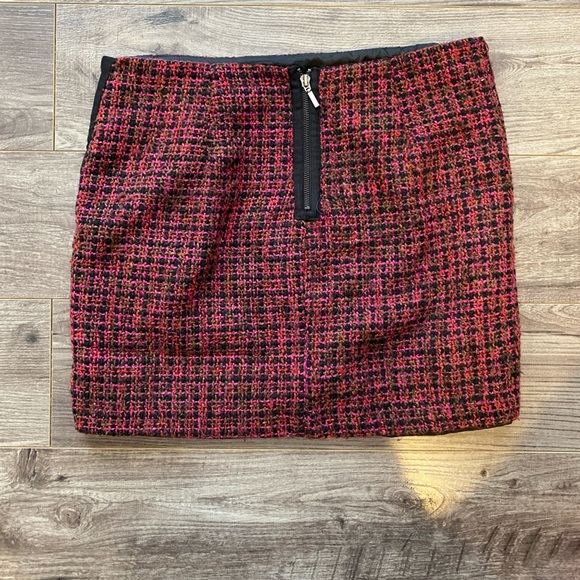 Dalia Collection pink, red and black tweed mini skirt - Picture 2 of 7